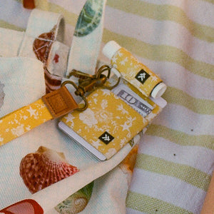 Thread Wallets. Elastic Wallet in Goldie