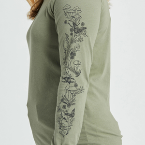 Life is Good. Women's Linework Butterfly Trio Long Sleeve Crusher-LITE Tee, Moss Green